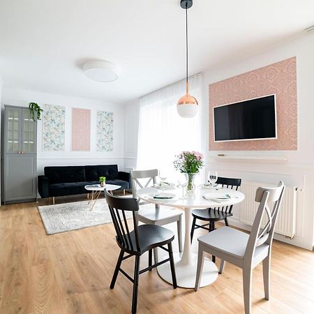 Heaven Apartment In The Old Town With Private Parking กดัญสก์ ภายนอก รูปภาพ