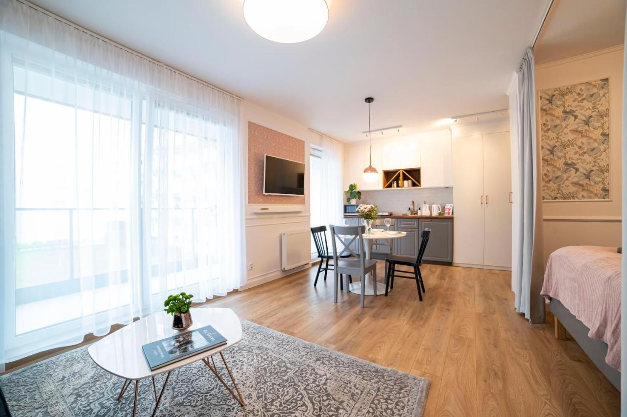 Heaven Apartment In The Old Town With Private Parking กดัญสก์ ภายนอก รูปภาพ