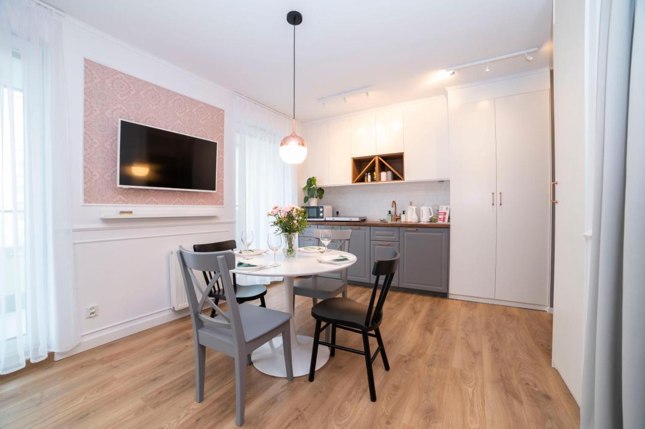 Heaven Apartment In The Old Town With Private Parking กดัญสก์ ภายนอก รูปภาพ