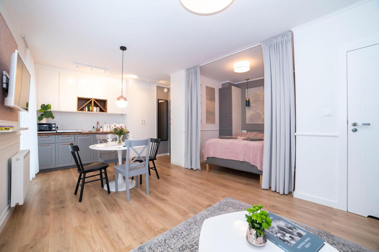 Heaven Apartment In The Old Town With Private Parking กดัญสก์ ภายนอก รูปภาพ