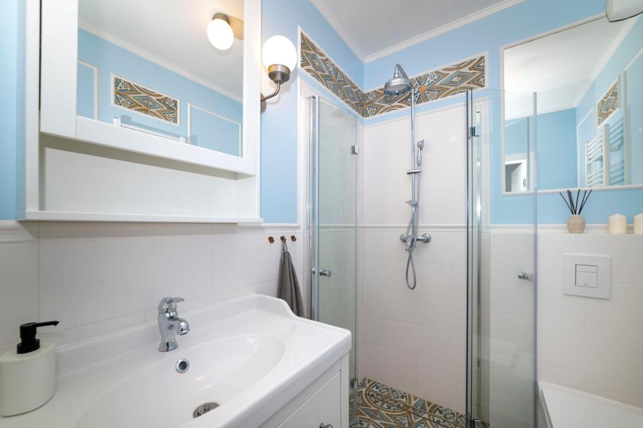 Heaven Apartment In The Old Town With Private Parking กดัญสก์ ภายนอก รูปภาพ